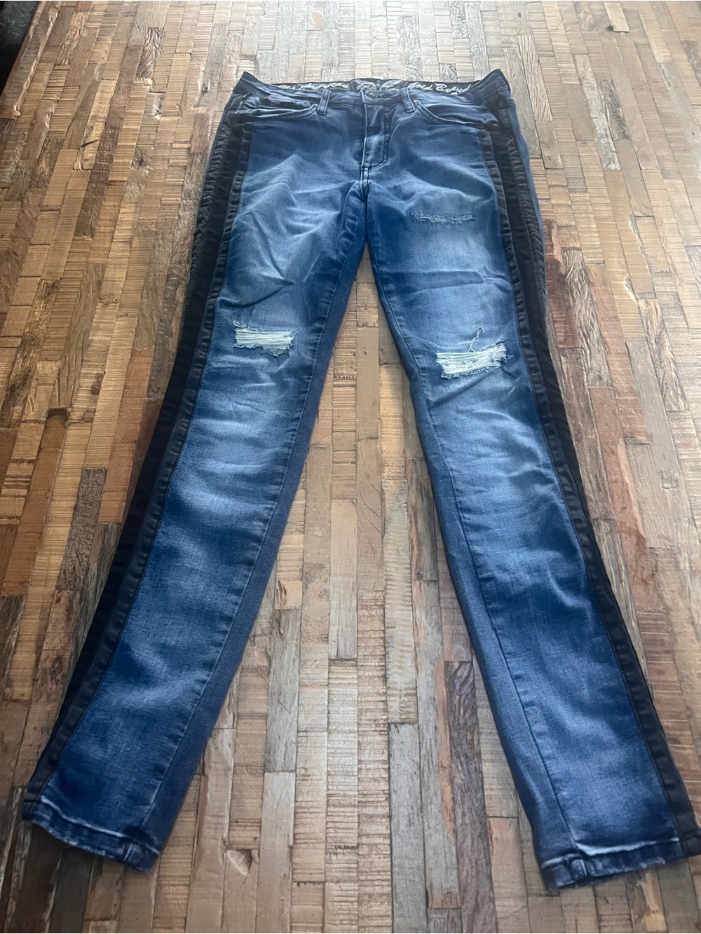Robins Jeans Women’s Blue Distressed Skinny Jeans with Black Side Panels